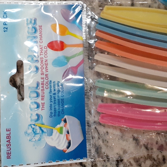 Color-Changing Dessert Spoons and Donut Napkins Bundle for a Crowd - Picture 5 of 8